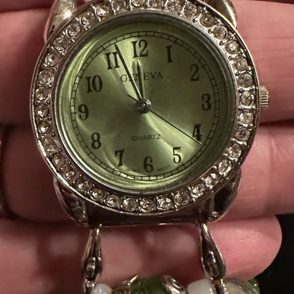 Green beaded watch from Geneva - Picture 2 of 8